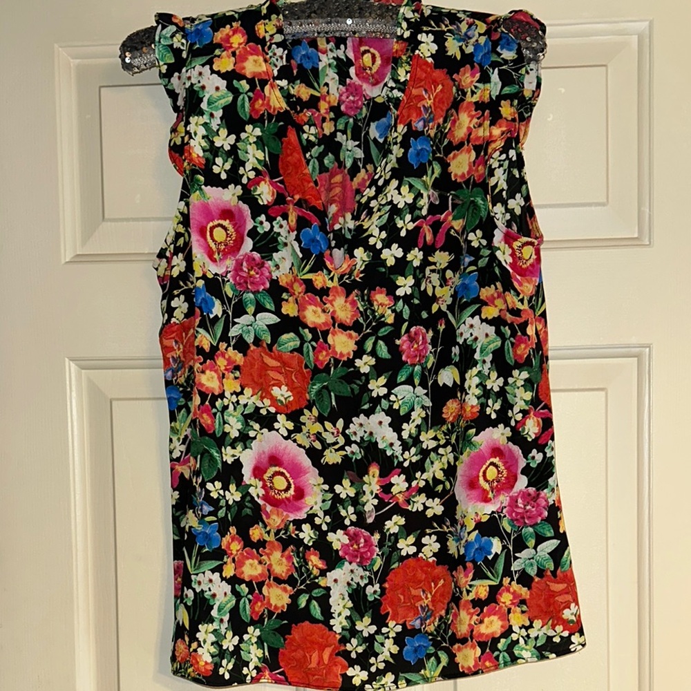 Floral Sleeveless Blouse